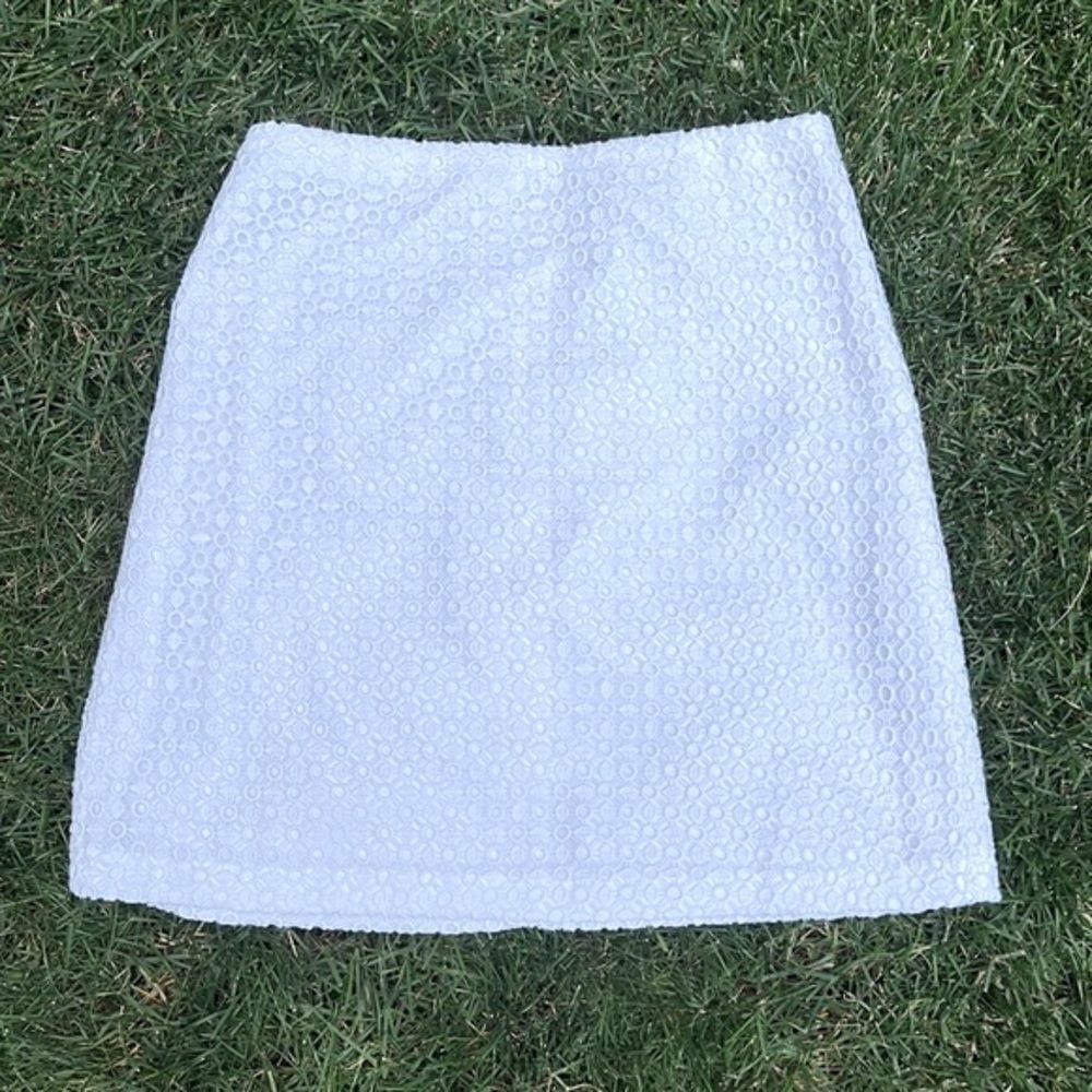 Ann Taylor Eyelet White lined skirt Sz 8 EUC